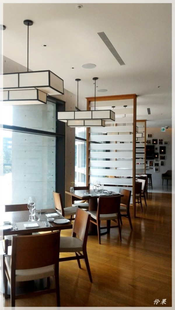 「台北。松山」-松菸誠品…The First，隱身書香內的氣質餐廳