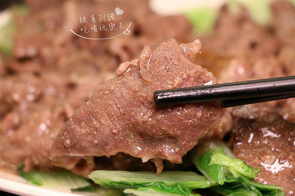 【羽諾食記】『肥老媽羊肉羹』❤上引水產/濱江市場 料多十足 CP值破表美食小吃❤在地人推薦沙茶羊肉