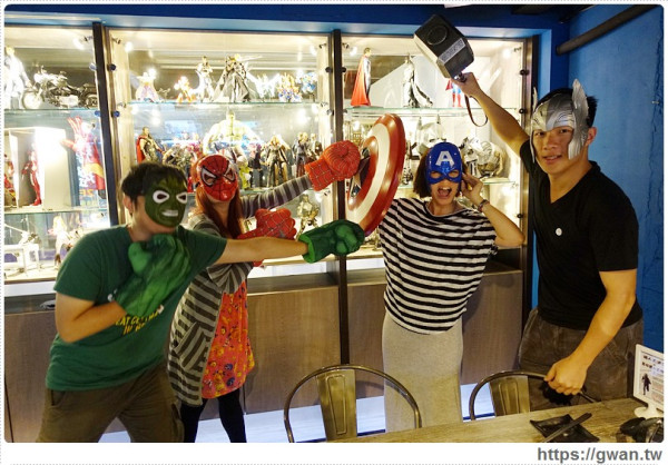 [台中美食●北區] 張燈結廬串燒店 — 玩具迷注意!!!不一樣的串燒店♪英雄主題餐廳、電競賽事直播、各式調酒、打鏢機