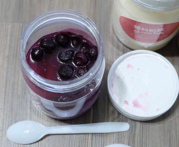 [台中食記]西屯區/爆料奶酪販賣機/台中第一家甜點販賣機，手工熬煮果醬，口味更新速度挺快的