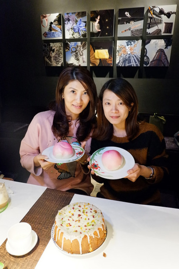 台中美食~水光鹽 Cafe Mamas food Champange 一月的摩羯生日趴 家宴套餐美味滿足 甜點咖啡也很經典 友人直說是完美的一餐