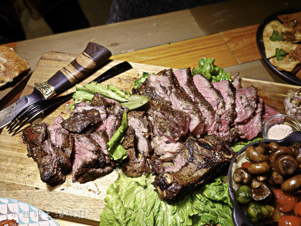 【台北食記】棧 F-U Kitchen 直火廚房-戰斧專門店,2018新菜單,中山美食,prime等級宣花斧帶骨肋眼39oz 燒烤排餐&甜點梵谷星夜