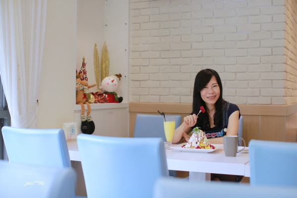 <南投竹山> 遇見19  藍白浪漫柔美 清爽明亮 好吃好拍拍 