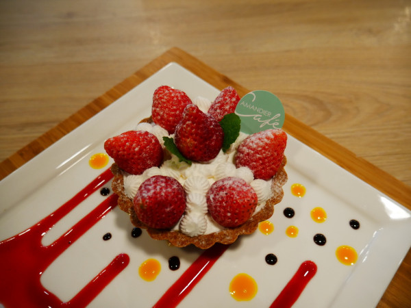 【Angelas日嚐】用料實在價格平實的台北下午茶，三創生活園區與華山文創園區周邊下午茶甜點【Amandier雅蒙蒂法式甜點】體驗團