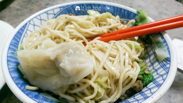 台南美食│金鳳麵店。生意好到爆炸的傳統好滋味