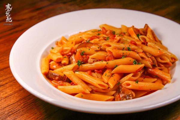 【中肯‧食記】2口串酒‧捷運信義安和站｜性格小辣妹雞肉麵‧豺狼虎豹佐雞研串燒！