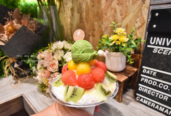 逢甲夜市 夏妃 senza fine 雞蛋仔冰淇淋 手作冰淇淋 夏日水果捧花 