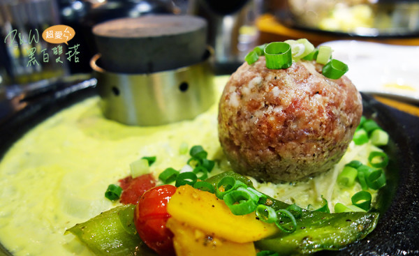 【台北美食-大安區】D&W黑白雙搭-暴龍肉球x藝人納豆開的好玩氣氛佳餐廳，同學聚餐一定玩得超開心@捷運忠孝敦化