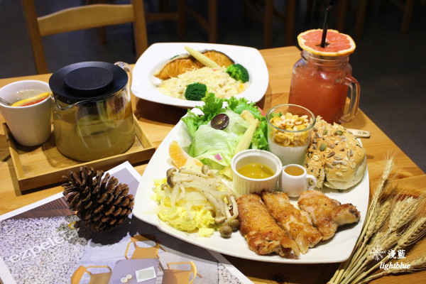 桃園大溪美食：淺藍 × 森怩家的魔幻廚房～健康手工早午餐義大利麵燉飯與甜點，免服務費與低消，免費wifi插座
