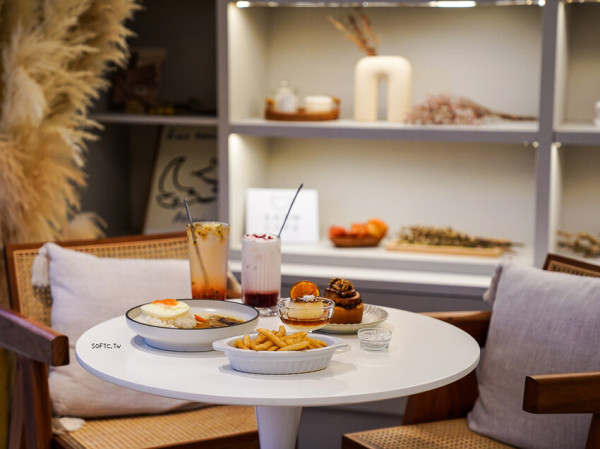 新開幕純白咖啡廳「秀咖啡SHOWCAFE」台北咖啡廳推薦