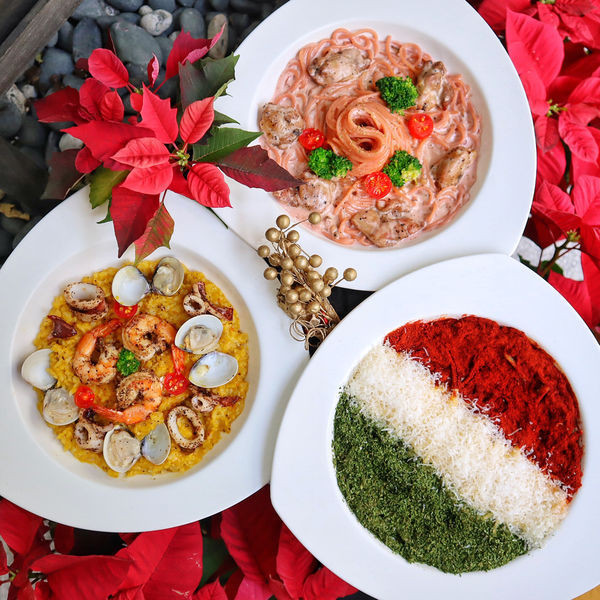 【台中x食記】Now Place現在。逢甲商圈。重起司三色麵。熱蛋糕。約會聚餐。免服務費。