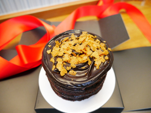 BLACK AS CHOCOLATE 站前門市･生日慶生的經典巧克力蛋糕･榛果巧克力蛋糕･台北車站