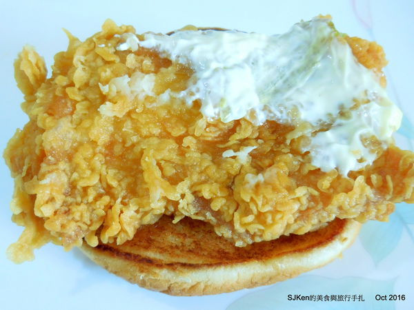 中國信託7-11 ATM  酷碰A個GO「肯德基炸雞優惠套餐」--- 咔啦雞腿堡 + 勁爆雞米花 (小) + 香酥脆薯(小) + 可樂(小)