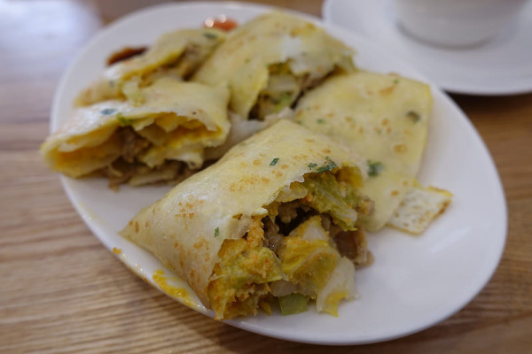 (胖樺食記)泡菜雪花肉蛋餅超好吃「天味早餐」/肉蛋吐司/台中排隊人氣早餐/完整菜單