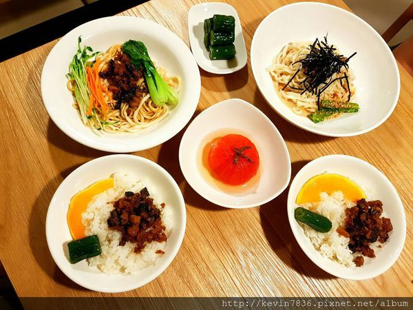 一葉齋 Vegan蔬食的餐點顛覆大家的味蕾以及迴盪不去留念在舌尖上的味道,平價餐點美味享受蔬食的魅力喔!