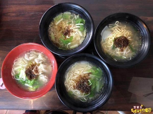 台中南屯美食古早麵》竹仔腳陽春麵菜單價位大公開！香傳40年的超人氣古早味陽春麵～台中南屯路必吃美食小吃餐廳推薦。