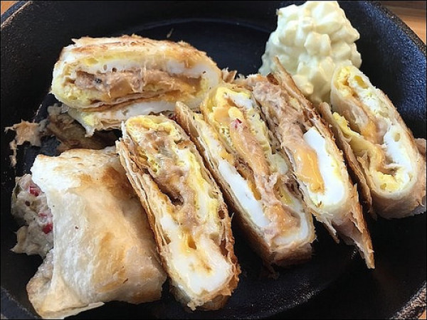 《板橋美食/小姑食記》板橋七月新開店鐵鍋叔叔，吃的到咔滋酥脆的蛋餅，軟嫩香濃的法式吐司也吃的到！