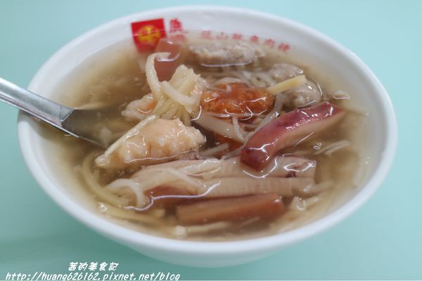 【彰化鹿港鎮】鹿港第一市場必吃美食『龍山魷魚肉羹』滿滿的一碗料才35元~