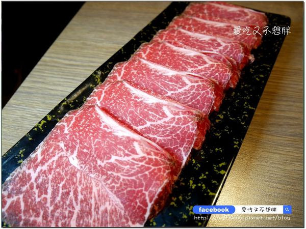 【新北市三重/美食】三訪多了新花樣~國王蝦與明蝦比一比。老闆大氣和牛用送的！順口又回甘的麻辣鍋好好喝~~築湘 養生麻辣火鍋