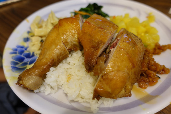 (胖樺食記)捷運台北車站推薦精緻便當「紅廚排骨」/高CP值大份量/捷運中山站/京站美食