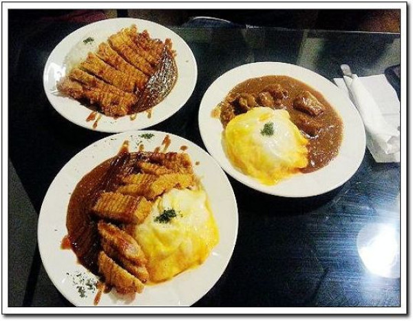 【西區】異鄉人咖哩日本食堂 日本主廚坐鎮の咖哩食堂 近向上北路美村路口、向上市場 《Menu於文末》