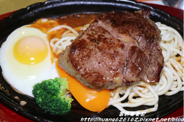 【新北土城區】超大份量沙朗牛只要200元『Lionkitchen獅廚物語』義大利麵/燉飯/排餐/捷運海山站/完整菜單