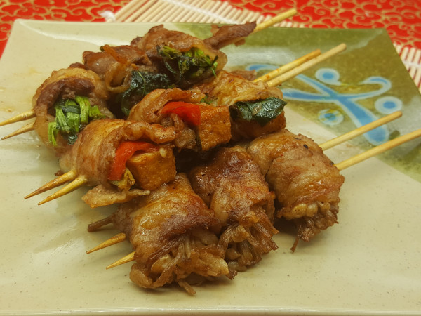 【食-苗栗頭份】品都日式串烤★客家小烤豬肉捲☆空心菜牛肉捲★沙嗲雞肉串