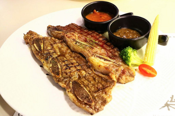 【宜蘭牛排】凱樂屋牛排館｜牛小排沙朗牛排義大利麵燉飯｜近宜蘭大學蘭陽女中