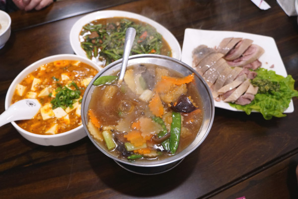 搬家後的再訪 一樣令人滿意的平價中菜-洪樓小館@捷運芝山站@天母SOGO