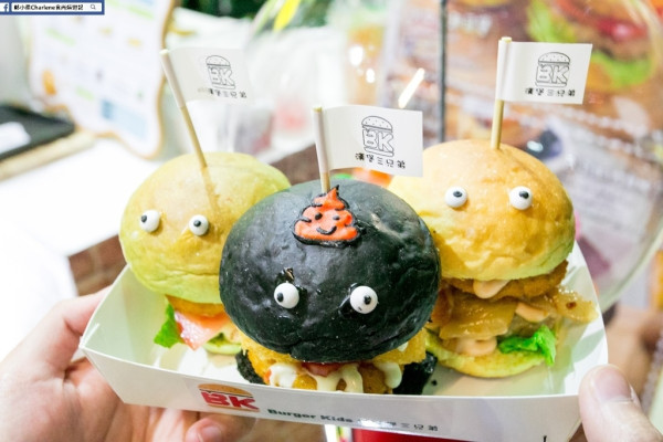 【台中西屯】逢甲夜市‧Burger Kids X 漢堡三兄弟－全新開幕迷你造型漢堡！全台獨家！超萌造型適合拍照打卡，逢甲人氣新寵兒～食尚玩家各大媒體爭相採訪！(邀約)