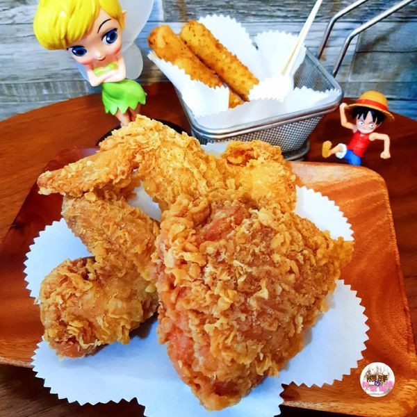 【台中】曲肯叔叔美式炸雞，外皮酥脆肉質鮮嫩多汁，乳酪條滋味濃郁，並附有內用座位，現炸現吃即時享受每一刻