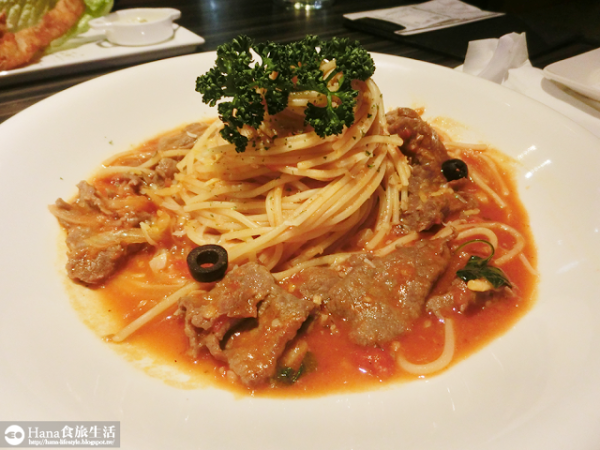 【桃園龜山】洋朵義式廚坊 林口環球A8店 | 機場捷運A8長庚醫院站平價大份量高CP值美食 蘿勒紐西蘭小牛、加勒比海海鮮義大利麵  升級精緻套餐
