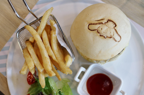 【台北美食】Cinnamoroll X Amandier 大耳狗喜拿期間限定咖啡廳-『忠孝新生站』台北主題餐廳