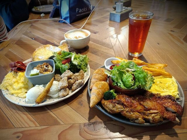 早安‧勇士自家烘焙咖啡館~北投人氣早午餐．用餐氛圍悠閒溫馨．兼具美味份量的早午餐