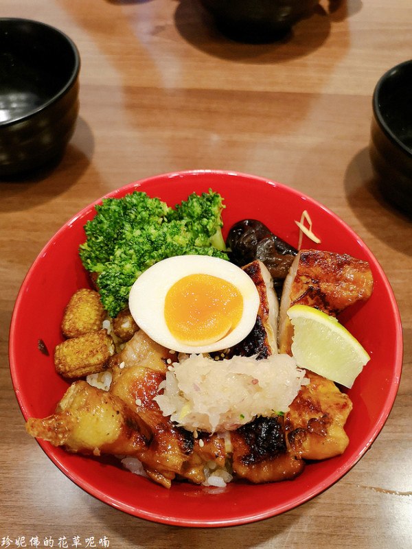 【台北-中正區】臺大公館商圈｜初牛炭火直燒丼飯專賣店｜公館店