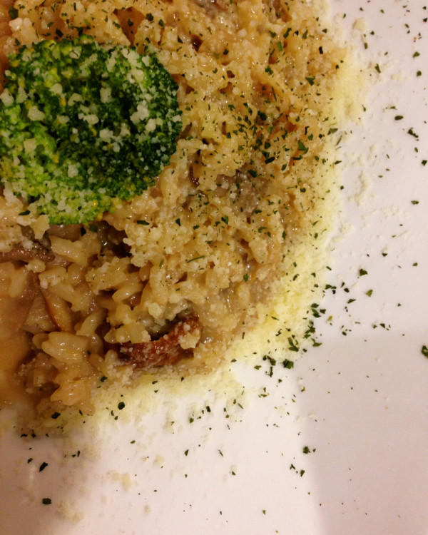 永和｜米米廚房 Secret Kitchen ♥ 中永和少見的燉飯好滋味 超美味牛肝菌菇燉飯 奶油雞肉燉飯! (近樂華夜市/捷運頂溪站)