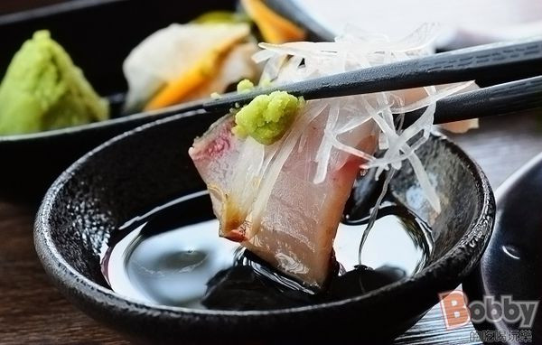 【龜山美食】海人直達.無菜單料理.便宜到爆炸的680.林口人必吃的日式料理.同事聚餐.家族聚會的最佳選擇(刺身盛合/魚肝沙拉/鹽烤黑喉/角蝦/醬燒紅甘下巴)