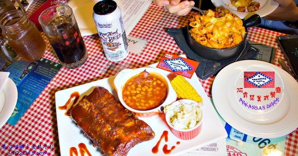 高雄美式餐廳︱阿肯瑟美式餐廳　大順星巴克後方的道地美國南方料理Arkansas Diner        
      