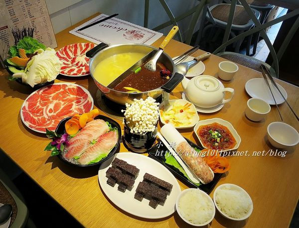 就是愛吃鍋!!!     ..灑  椒 / 麻辣鴛鴦           