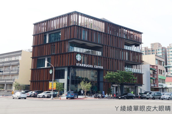  ▌新竹食記 ▌星巴克竹北自強門市 ♡ 新竹第一家、全台第十三間車道型門市