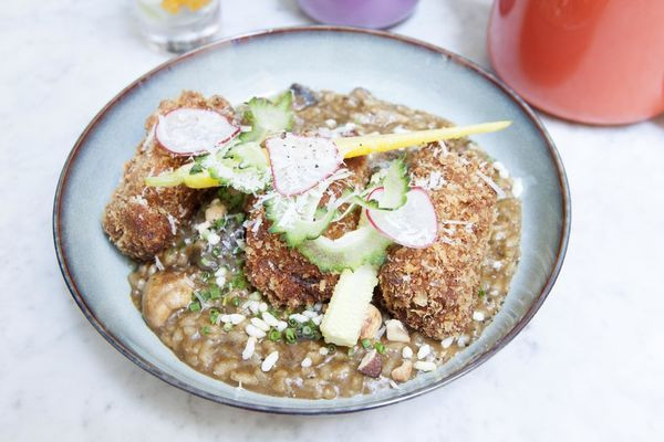 Café de Lugano - 偷得浮生半日閒，台北市中心與世隔絕的半開放戶外用餐區