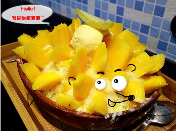 (台南。中西區美食) 赤蝟芒果牛奶雪花冰：滿滿的愛文芒果，甜又香！搭配牛奶雪花冰，煉乳和新鮮芒果醬～給你涼一夏！＠洛克爍克  Loke soke｜國華街上的隱密冰店｜每日限量，賣完為止｜另有各式雪花冰