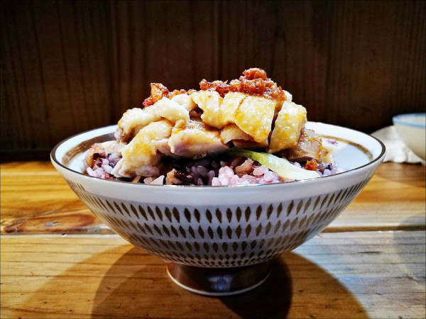 [台中] 東沐食在 英才公園旁文青小麵店 價位不貴鴨肉限量好吃動作要快