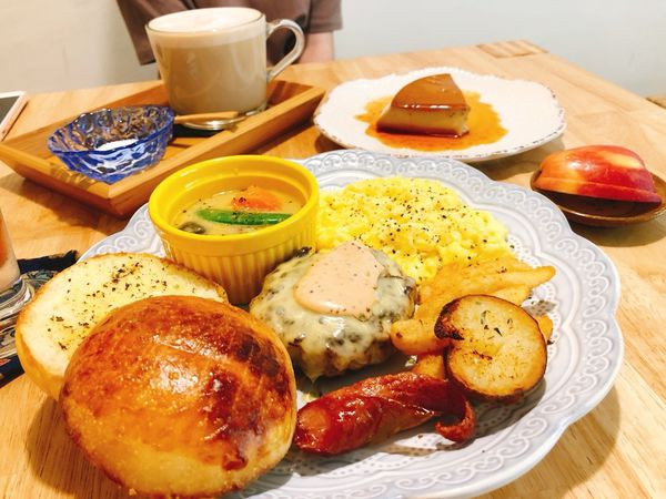 捷運板橋站✿恬 秘密✿板橋巷弄咖啡廳~ 清靜的空間 有超溫暖的手作料理! 還有可愛店貓呢~~~