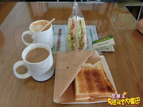 台東池上美食早餐》尤朵拉廚房菜單價位大公開！在地人推薦的輕食蔬菜美味～台東池上必吃美食小吃餐廳推薦。