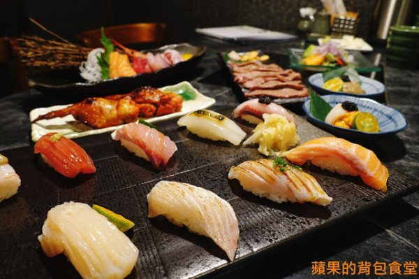 [食記] 新竹東區 - 錵鑶日本料理 新竹旗艦店 鮮嫩無筋生魚片 干貝漢堡 生蠔 有青又多汁 握壽司套餐吃巧又吃飽 新竹美食
