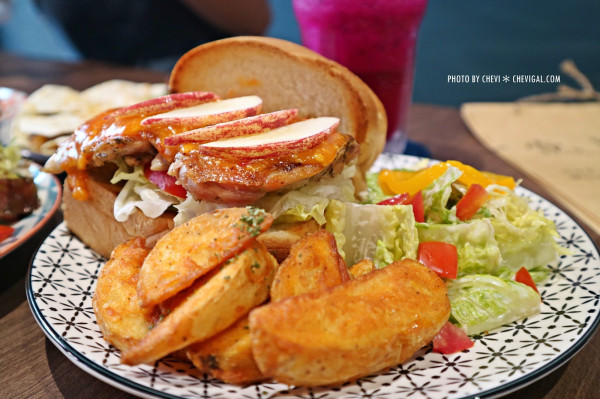 台中北區│壹柒手作早午餐的日常＊一中商圈內的創意手作早午餐。文青質感與乾燥花飾好好拍