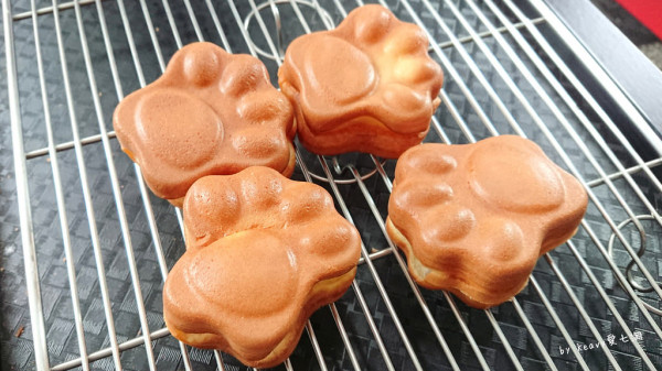 ★高雄新興區★【NAOMA那歐瑪烘焙】超萌貓爪冰燒雞蛋糕/蛋糕甜點店。