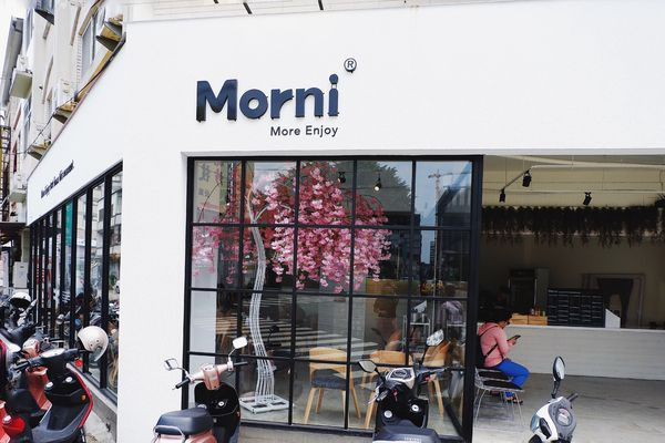 台中・西區｜IG熱門打卡早午餐——質感滿分卻是銅板價の莫尼Morni早餐店，還有美美的大理石桌和乾燥花