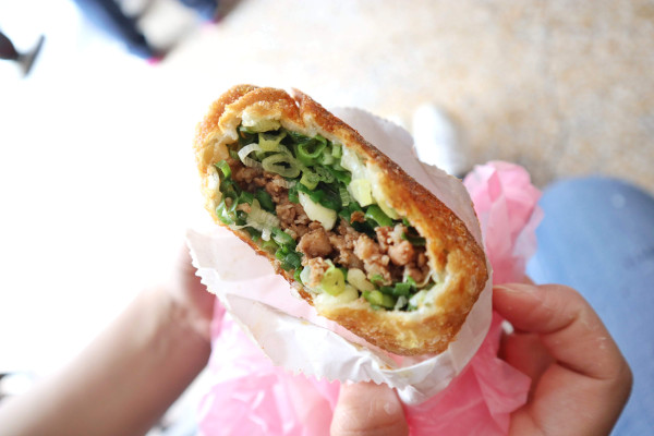 宜蘭礁溪 | 李氏三星蔥餡餅，皮薄餡多滋味好的美味值得等待 / 宅配 / 食尚玩家 / 礁溪必吃▲女子的休假計劃▼